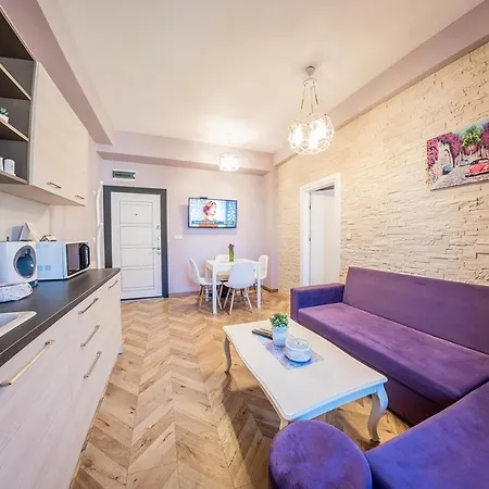 Apartment Violet Life