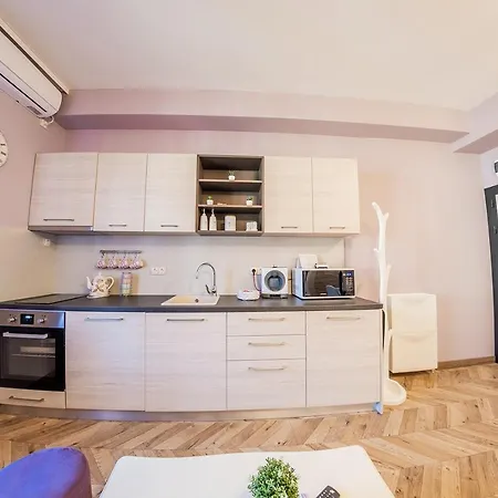 Apartment Violet Life